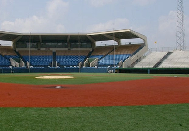युवा बेसबॉल खिलाड़ियों को प्रतीक चिन्ह के रूप में दी जाएगी स्टेडियम की मिट्टी - Stadium baseball to be given to young baseball players as a logo