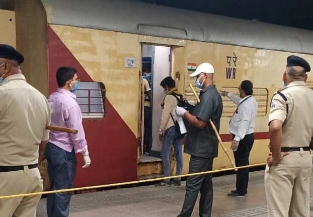 मुंबई से जयपुर पहुंची कोरोना संक्रमित महिला की स्टेशन पर मौत, 90 यात्री क्वारंटाइन - women dies  on Jaipur station, 90 quarantine