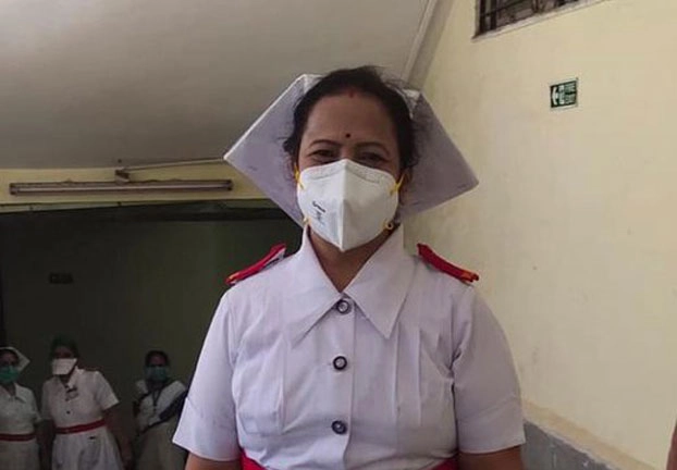 कोरोना से जंग : स्वास्थ्यकर्मियों का हौंसला बढ़ाने किशोरी पेडनेकर ने फिर पहनी नर्स की वर्दी - Fight against Corona Kishori Pednekar