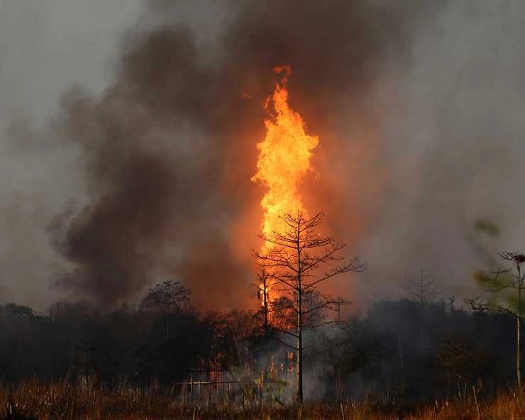 ऑइल इंडिया के गैस कुएं में लगी आग, 2 दमकलकर्मियों की मौत