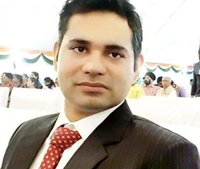 गृहमंत्री नरोत्तम मिश्रा के दामाद बने भोपाल कलेक्टर, तरुण पिथोड़े को हटाया गया - Madhay Pradesh :  IAS Avinash lavania appointed New Collector in Bhopal