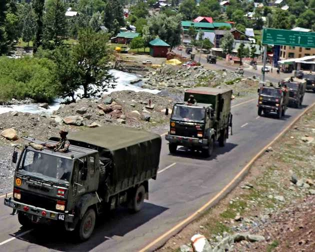 लद्दाख में खाई में गिरा भारतीय सेना का वाहन, 9 जवानों की मौत