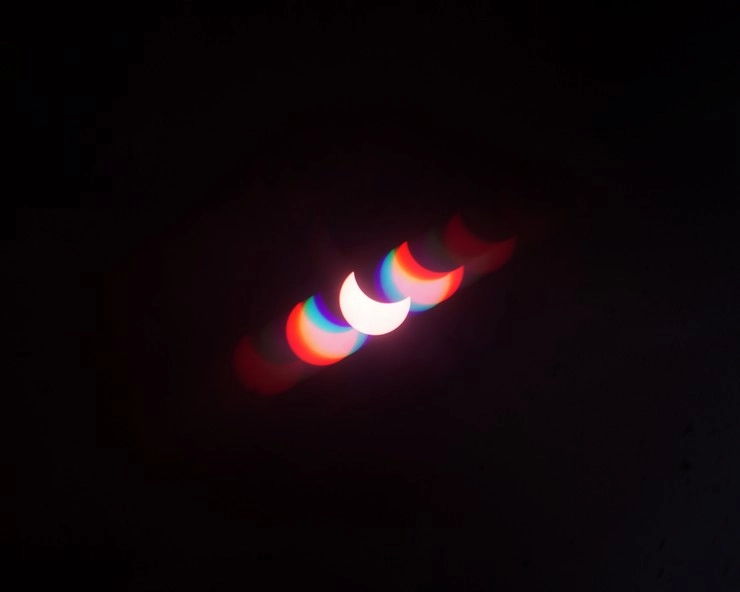 SolarEclipse2020 : कोरोना काल में इस तरह लगा सूर्य पर 'ग्रहण', देखें अद्‍भुत नजारा (Photos)