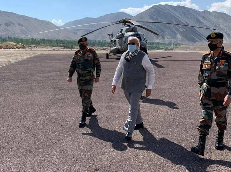लद्दाख में गरजे पीएम मोदी, हर आक्रमण के बाद भारत और मजबूत हुआ - PM Modi in Leh