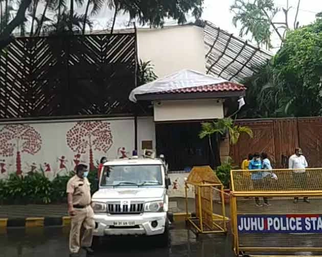 अमिताभ बच्चन कोरोना संक्रमित, नानावटी अस्पताल और बिग बी के बंगलों के बाहर सुरक्षा सख्त - security on Amitabh house n Nanvati Hospital