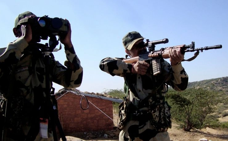 जम्मू में फिर दिखी उड़ती हुई संदिग्ध वस्तु, BSF ने की फायरिंग | BSF