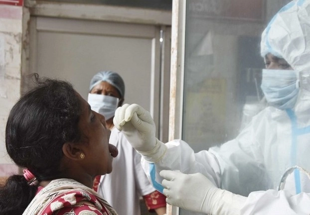 दिल्ली सरकार के अस्पताल कर रहे बेहतरीन काम, LNJP में 8066 मरीजों ने कोरोना को दी मात