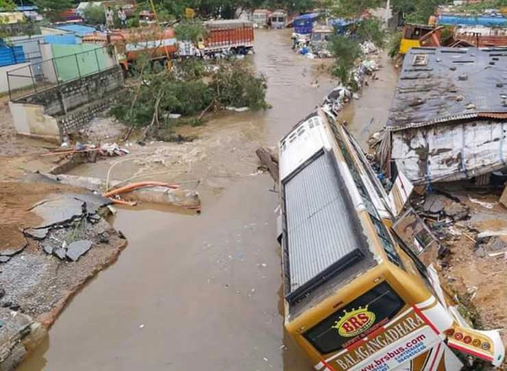 तेलंगाना और आंध्र में बारिश से तबाही, 25 की मौत, PM मोदी ने मुख्यमंत्रियों को दिया हर मदद का भरोसा