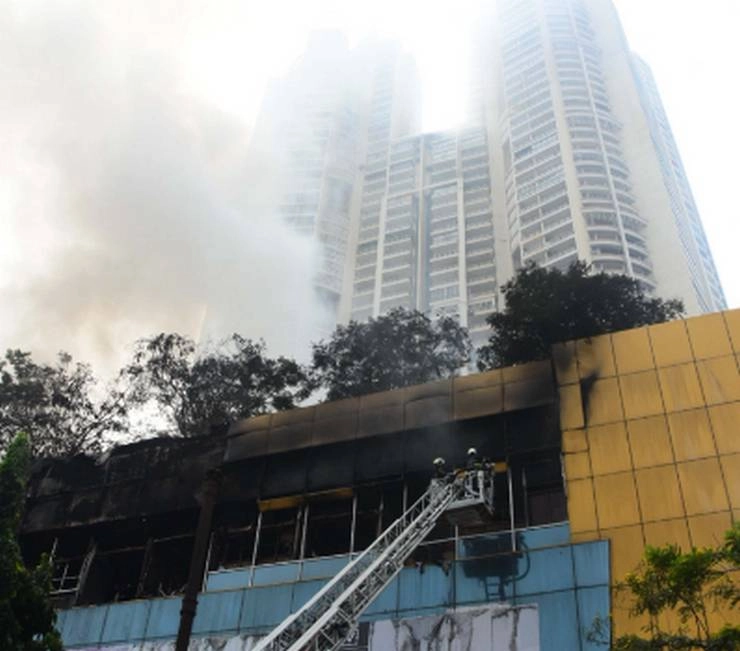 56 घंटे बाद पाया गया मुंबई के मॉल में लगी भीषण आग पर काबू, 5 दमकलकर्मी घायल - mumbai fire in mumbai mall extinguished after 56 hours longest operation in recent times