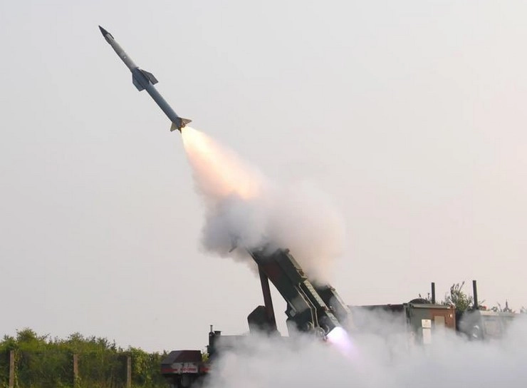 4 दिन के अंदर दूसरी बार सतह से हवा में मार करने वाली मिसाइल का सफल परीक्षण