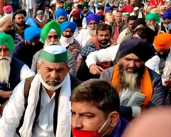 Farmers Protest Updates : કેન્દ્ર સાથે તકરાર વધારવા તૈયાર ખેડૂત, બોલ્યા - શનિવારે નિકાલ ન આવ્યો તો 8 ડિસેમ્બરે ભારત બંધ