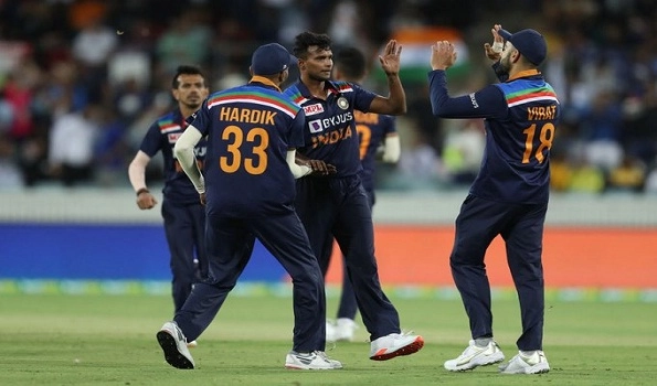 तीसरा टी20:भारत ने टॉस जीतकर गेंदबाजी चुनी - India won the toss and decided to field first