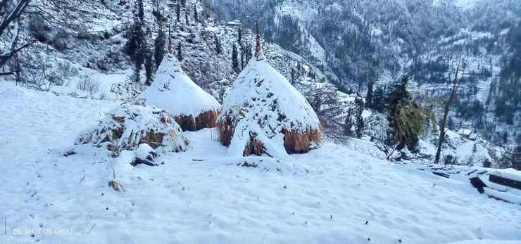 Weather Update: जम्मू कश्मीर में हुआ हिमपात, कई राज्यों में वर्षा की संभावना