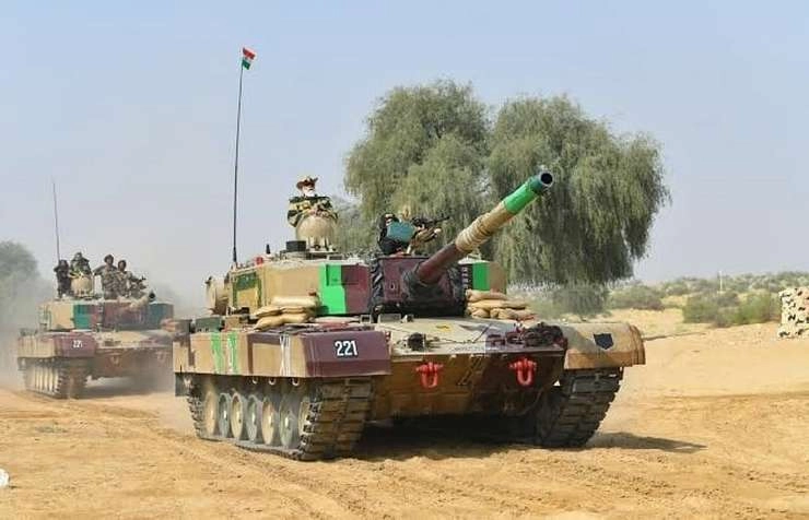 जल्द ही भारतीय सेना का हिस्सा बनेगा 'हंटर किलर', जानें अर्जुन एमके-1ए  टैंक की खूबियां - indian Army set to place order for 118 Arjun Mark 1As, the most potent tank in its inventory