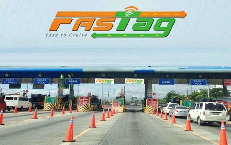बढ़ सकती है वाहनों पर FASTag लागू होने की तारीख - Government likely to extend mandatory use of FASTag for toll payment on National Highways