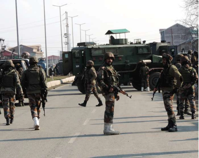 कश्मीर में स्नाइपर हमलों का खतरा बढ़ा, सेना अलर्ट - sniper attack threat in Kashmir