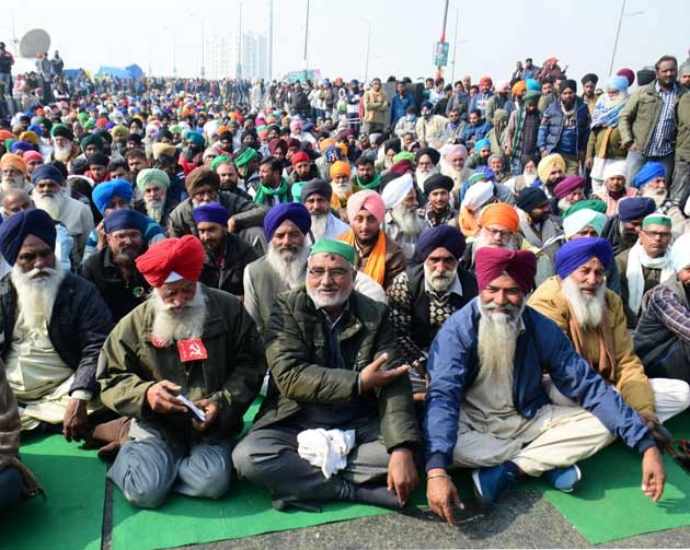 Farmers Protest: DSGMC ने किसानों के लिए लगाए गद्दे - DSGMC put mattresses for farmers