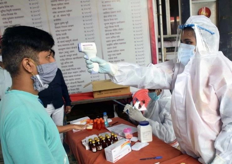 महाराष्ट्र में Corona के 9844 नए मामले, 197 और लोगों की मौत - Maharashtra Coronavirus Update