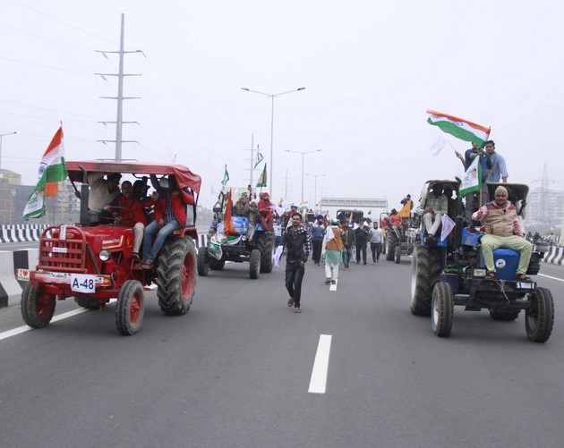 किसान नेता का बड़ा बयान, माहौल बिगाड़ रहे हैं राजनेता, 4 दिन में गाजीपुर पहुंचेंगे हजारों ट्रैक्टर