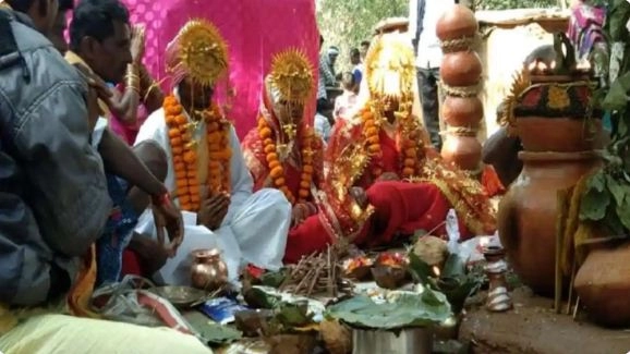 इस बंदे को ‘सुंदरी और हसीना’ दोनों से ‘प्‍यार’ हो गया और दोनों से एक ही मंडप में रचा डाली ‘शादी’ - chandu maurya love story