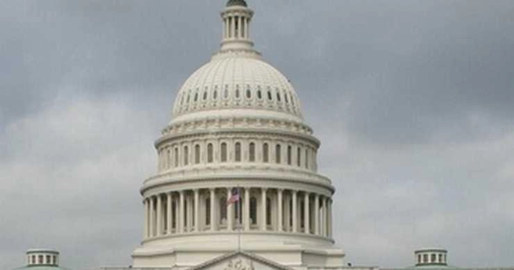 सुरक्षा के मद्देनजर US कैपिटॉल बंद, एक अधिकारी समेत 2 की मौत - The US Capitol locked down due to security incident