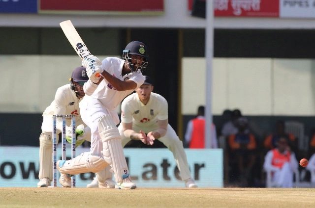 सुंदर फिर चूके शतक से, भारत की पारी 365 पर समाप्त, इंग्लैंड पर ली 160 रनों की बढ़त - Sundar misses ton India all out for 365 runs