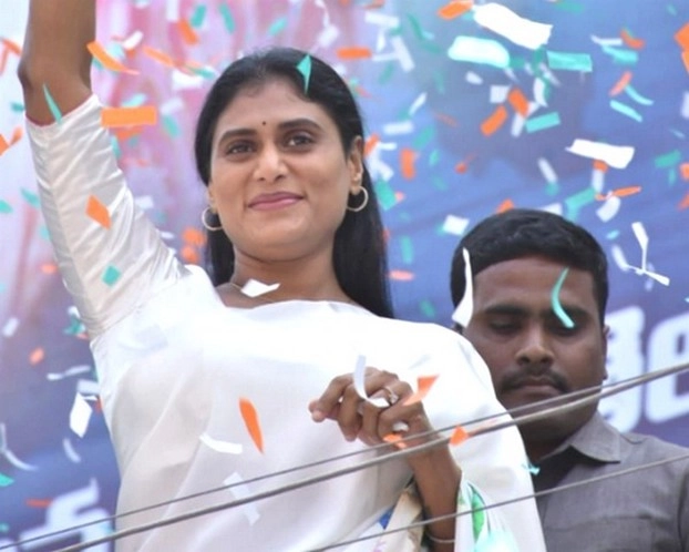 आंध्रप्रदेश के मुख्यमंत्री की बहन ने तेलंगाना में नई पार्टी बनाने के दिए संकेत | Andhra Pradesh News In Hindi/ Hyderabad News In Hindi | Jagan Mohan Reddy’s sister Sharmila likely to form political party