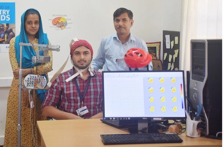 मिर्गी के दौरे की पूर्व-सूचना दे सकता है नया हेलमेटनुमा यंत्र - Epilepsy predicting helmet
