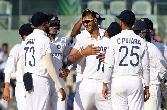 भारतीय पिचों पर अक्षर का कहर बरकरार, 4 मैचों में 5 बार ले चुके हैं 5 विकेट
