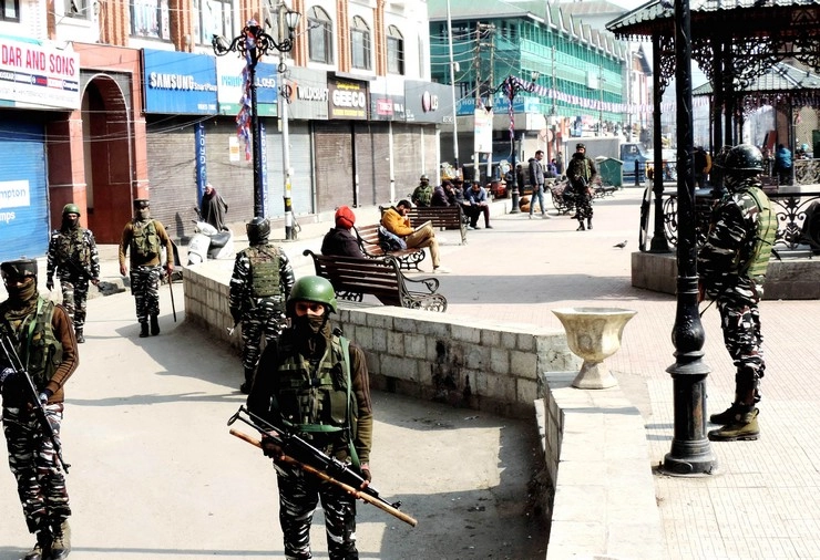 J&K : श्रीनगर में विदेशी डेलीगेट्स के दौरे के दिन आतंकी हमला, ढाबे का कर्मचारी घायल