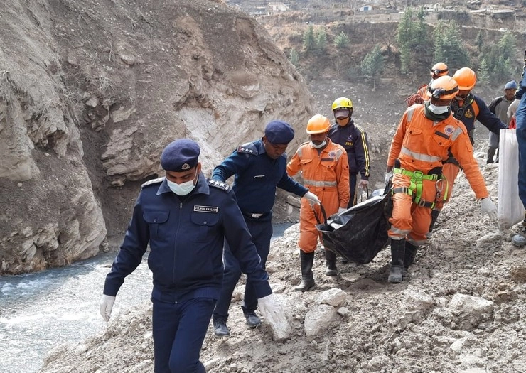 हिमस्खलन में लापता हुए 5 और शव बरामद, खोज अभियान में बाधा बना खराब मौसम - 5 more bodies found missing in avalanche