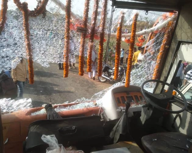 पुरुलिया में भाजपा के रथ पर हमला, 18 मार्च को पीएम मोदी करेंगे रैली - attack on BJP rath in Purulia