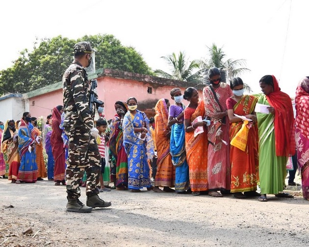 Assam Assembly Election 2021: छिटपुट घटनाओं को छोड़कर तीसरे व अंतिम चरण में असम में 80 प्रतिशत से ज्यादा मतदान - Final phase of polling in Assam ends peacefully