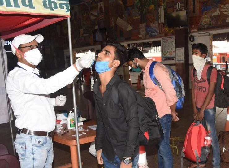 दिल्ली में लगातार दूसरे दिन 5000 से ज्यादा मामले, मुंबई के हाल बेहाल, मप्र में नाइट कर्फ्यू, गुजरात में टूटे रिकॉर्ड - Delhi Coronavirus Maharashtra  Lockdown