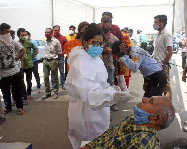 Coronavirus | महाराष्ट्र में Corona के 56647 नए मामले, दिल्ली में संक्रमण रेट में आई गिरावट