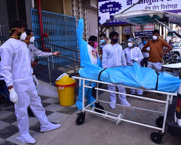 CoronaVirus India Update: भारत में मौत के आंकड़ों ने फिर डराया, 24 घंटों में 1,200 से ज्यादा मृत