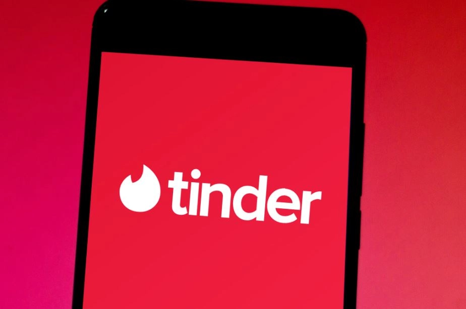 जब दोस्‍त ने डेटिंग एप्‍प ‘टिंडर’ पर ढूंढ डाला प्‍लाज्‍मा डोनर - Tinder App, Plasma Donor