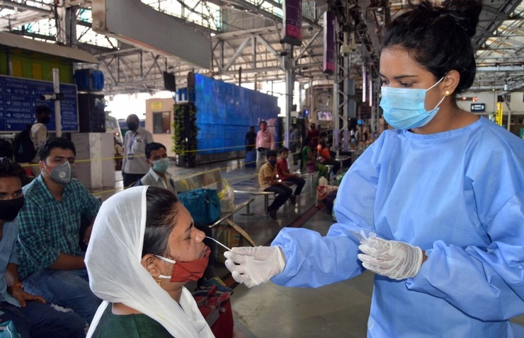 महाराष्ट्र में कोरोना से राहत, 15,229 नए मामले, 307 मरीजों की मौत | coronavirus