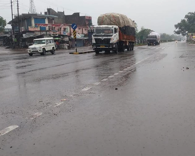 Weather Alert: असम, मेघालय में हुई भारी बारिश, उत्तर भारत में भीषण गर्मी का प्रकोप | Heavy rain