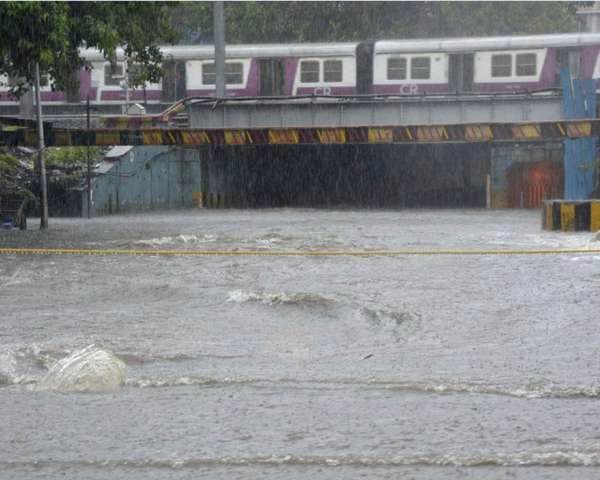 Weather Alert: मुंबई में शनिवार और रविवार को हो सकती है भारी बारिश, IMD ने जारी किया हाई अलर्ट | Heavy rain