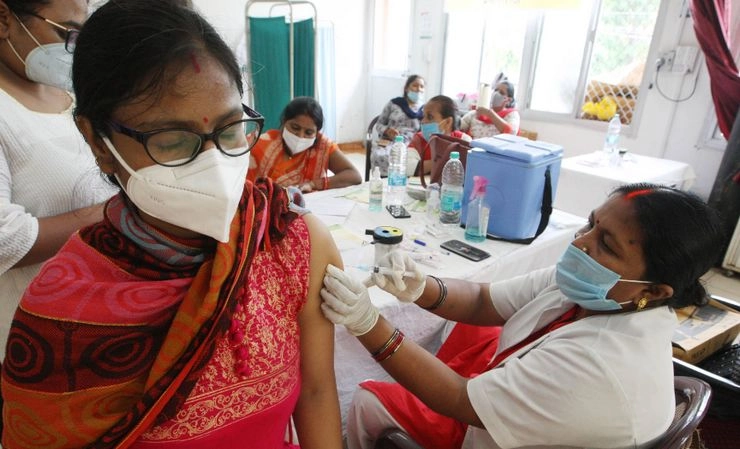 देशभर में दी Corona Vaccine की 89.67 करोड़ खुराक, सरकार ने जारी किए आंकड़े - India Coronavirus Update
