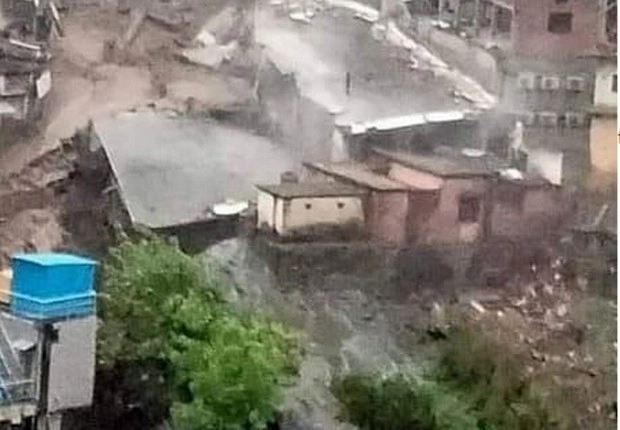 हिमाचल प्रदेश में मानसून का तांडव, बादल फटने से आई बाढ़, 2 लोगों की मौत, मकान, गाड़ियां बही - 2 killed as heavy rain lashes Himachal, state incurs Rs 78 lakh damage in 24 hours