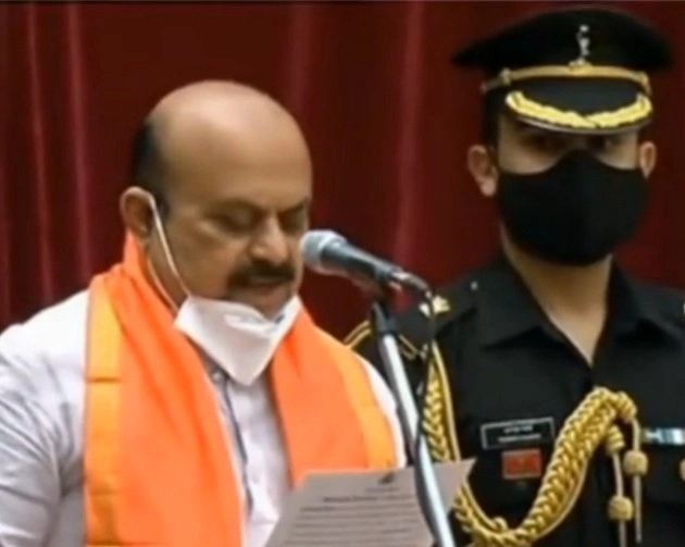 बसवराज बोम्मई ने कर्नाटक के सीएम के रूप में शपथ ली - Basavraj Bommai takes oath as Karnataka CM