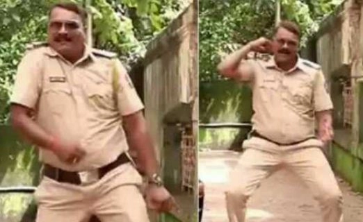 मुंबई के इस ‘पुलिस कॉन्‍स्टेबल’ के डांस स्‍वैग ने ‘गोविंदा’ को छोड़ दिया पीछे, सोशल मीडि‍या में छा गया वीडि‍यो - Mumbai Police, dancer, police dancer, viral