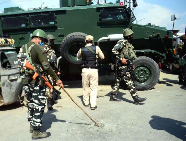 जम्मू-कश्मीर के शोपियां में मुठभेड़, 3 आतंकी ढेर - Shopian encounter: Three terrorists killed