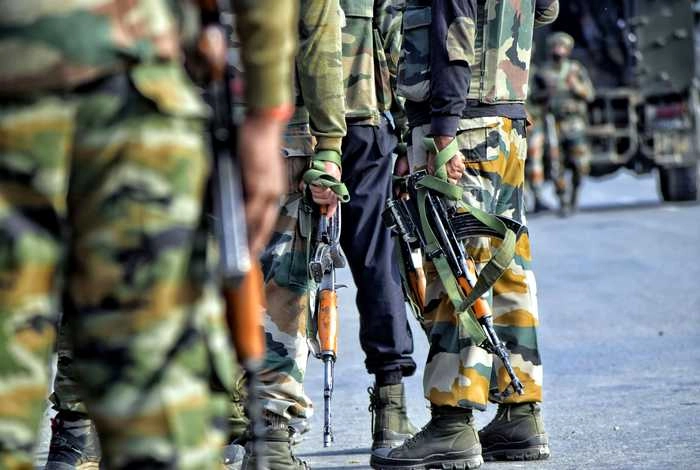 10000 सुरक्षाकर्मी, 9 दिन से जारी है मुठभेड़, 6 आतंकवादी मार गिराए - 6 terrorists killed in 9-day encounter in Jammu Kashmir