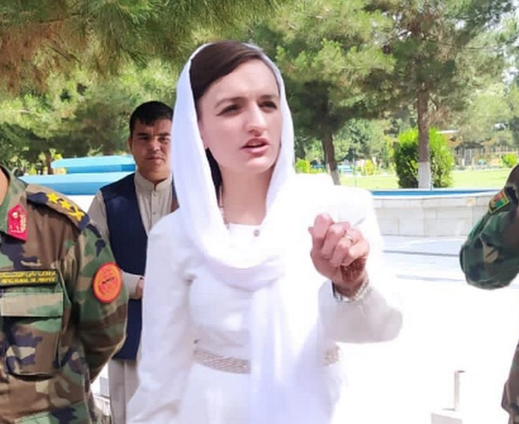 अफगानिस्तान की पहली महिला मेयर बोलीं- कर रही हूं तालिबान का इंतजार... आएं और मुझे मार डालें... - Afghanistans first female mayor : I m waiting for Taliban to come for people like me and kill me’