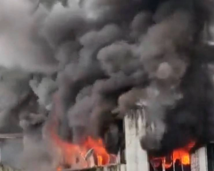 रशियाने युक्रेनच्या राजधानीवर हल्ला केला,कीवमध्ये अनेक इमारतींना आग लागली