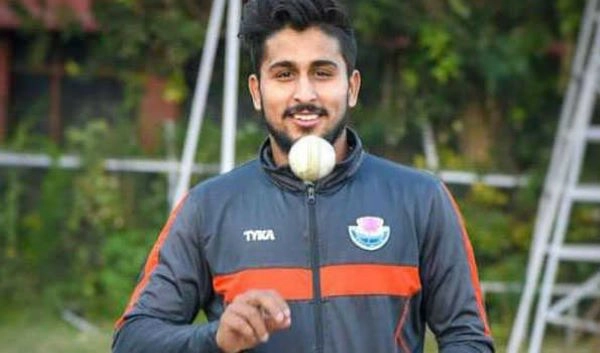 जम्मू के फल विक्रेता के बेटे हैं उमरान, IPL 2021 में डाली थी सबसे तेज गेंद, अब हुए भारत की ए टीम में शामिल - Umran Malik gets rewared for the raw pace displayed in IPL