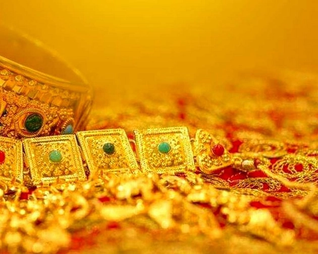 बाजार में रौनक बढ़ी, धनतेरस पर सोने की बिक्री तेज - gold demand on Dhanteras